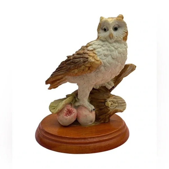 Ceramic Great Horned Owl Figurine on‎ Wooden Base