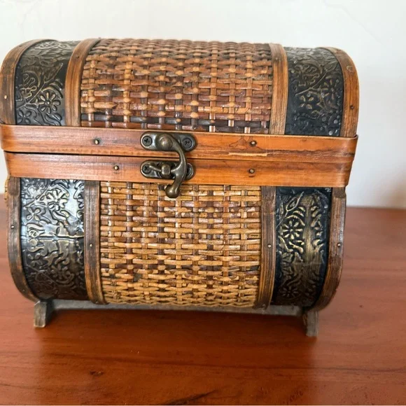 Vintage Woven Wooden Chest with Metal Accents trinket‎ box rustic 8x7x7”