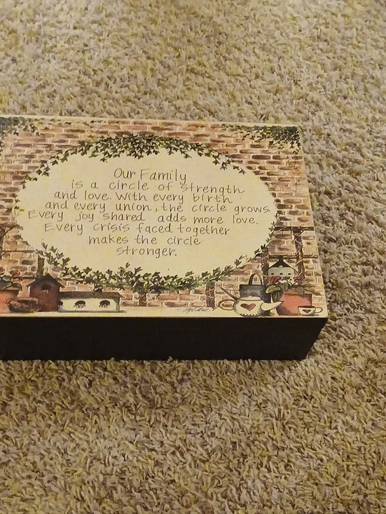 Decorative Family Quote Wooden Box - Beige & Black