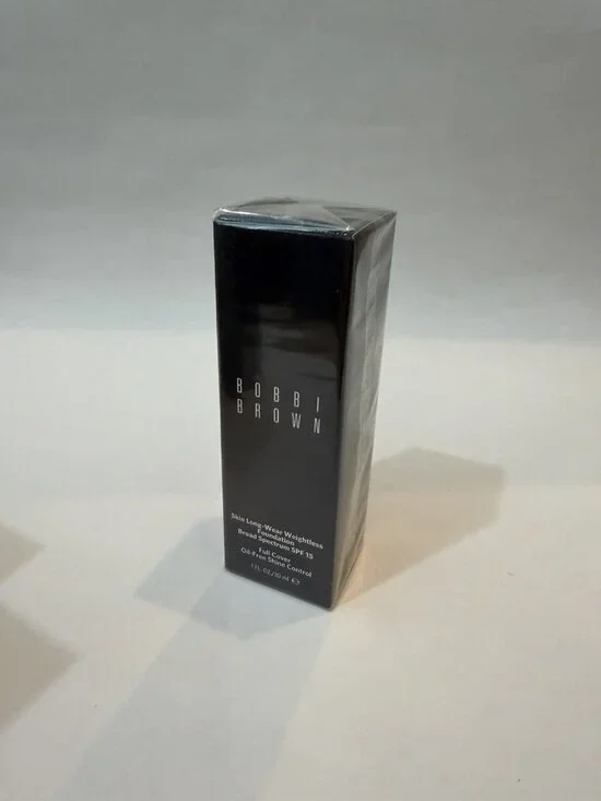 Bobbi Brown Skin Long-Wear Weightless Foundation SPF 15 Neutral Almond N-080