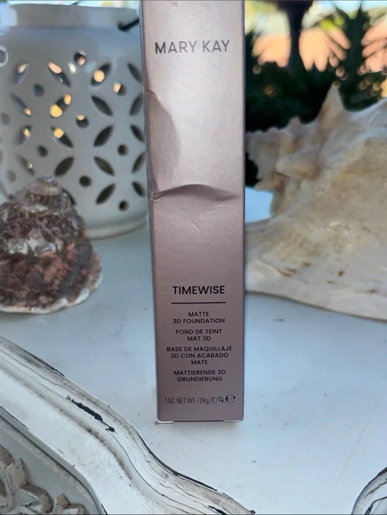Mary Kay Timewise Matte 3D Foundation - light