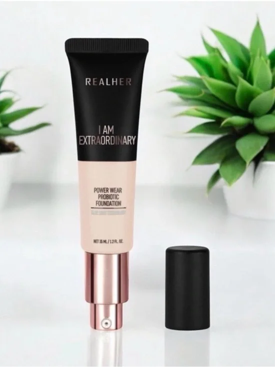 REALHER I AM EXTRAORDINARY Power Wear Probiotic Foundation - Light Beige
