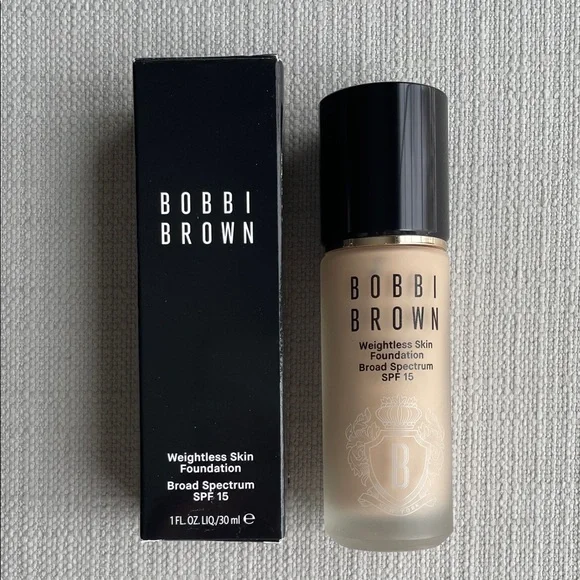 Bobbi Brown Weightless Skin Foundation SPF 15 - N-012 Porcelain