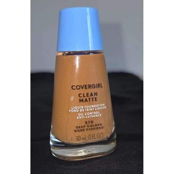 Covergirl Clean Liquid Foundation 570 Deep Golden - Original Discontinued NEW
