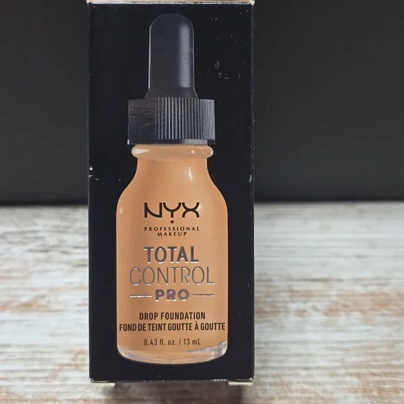 NYX Total Control Pro Foundation - Golden