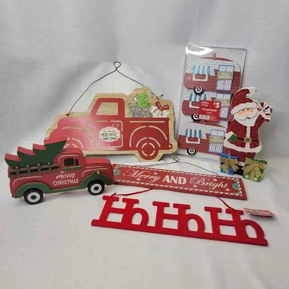 Lot of 6+ Holiday Wreath Home Decor Items