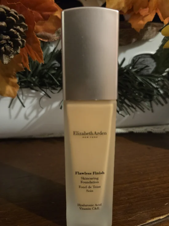 Elizabeth Arden Flawless Finish Skincaring Foundation 430W 1 oz Hyaluronic Acid