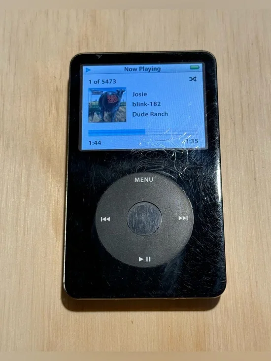 iPod Model:A1136 5thGen 30GB Black Tested Good w/5473-Songs-Charg Read Info Blw