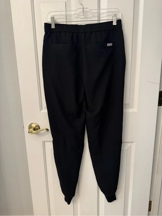 FIGS Men’s Tansen Jogger Scrub Pants Black Size S  Tansen Jogger