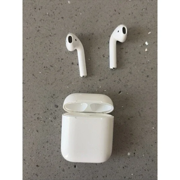 Apple AirPods 1st Generation Complete Set A1523 A1722 A1602 working