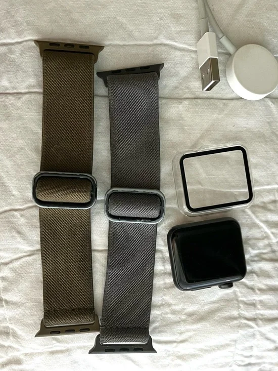 Apple Watch Series 3 38 mm with bands and cover pre loved