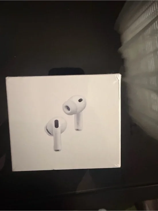 Apple White AirPods Pro (White) Wireless Earbuds with Noise Control