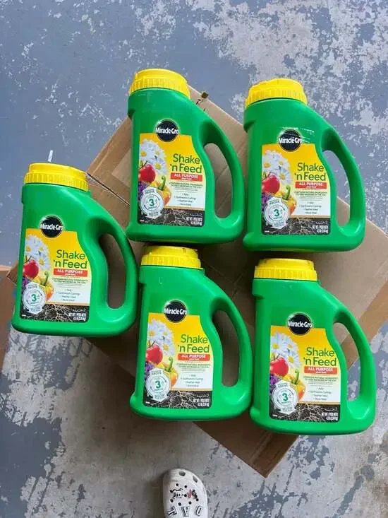 Miracle-Gro Shake 'n Feed All Purpose Plant Food 4.5 lb (5-Pack)