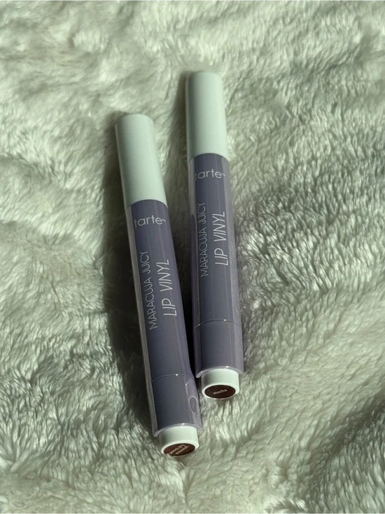 2  Tarte Maracuja Juicy Lip Vinyl’s