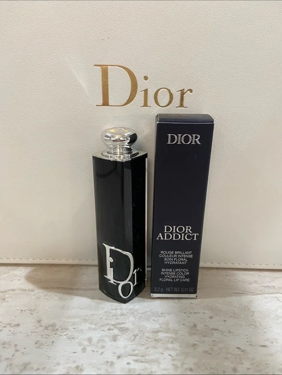 Dior Addict Shine Lipstick 682 Pink Bloom- Black & Silver Accents