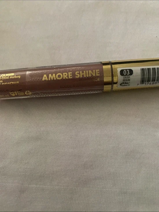 Milani Amore Shine Liquid Lip Color shade 03 Crush