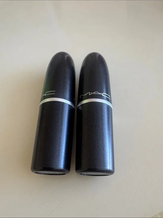 lipstick-style makeup tubes