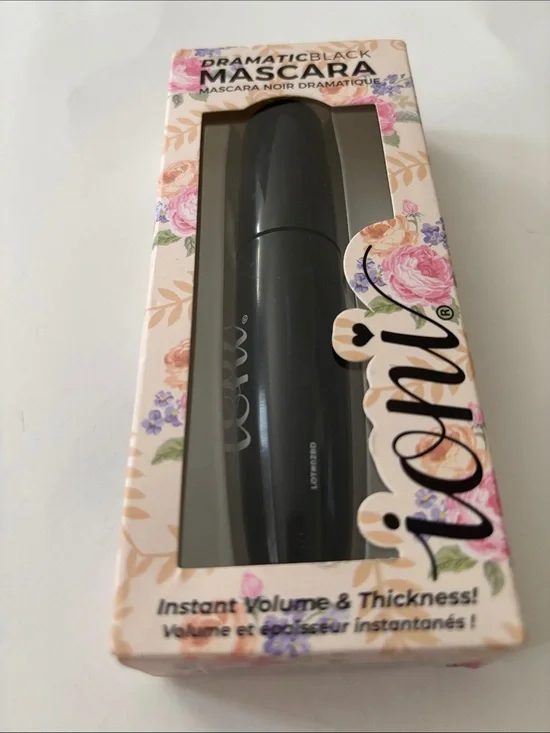 LORW Dramatic Black Mascara - Black