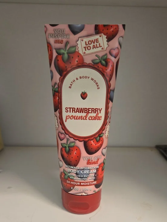 Bath & Body Works Strawberry Pound Cake Body Cream