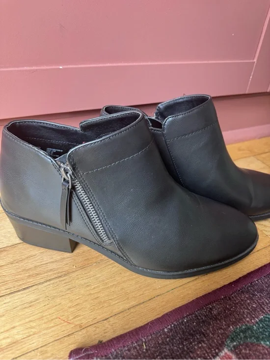Time and True Classic Black Women's Ankle Booties with Side Zip Faux Leather 10W