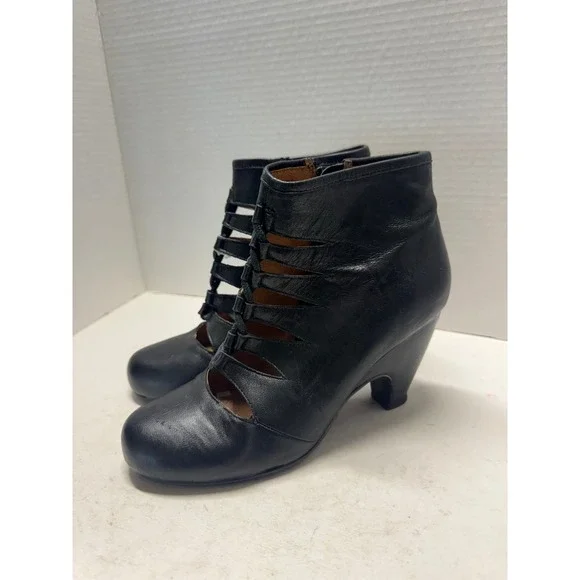 Miz Mooz Throne Black Leather Cutout Lace Up Ankle Boots GZ0076 Women 7 M