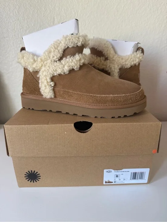 UGG Chestnut Suede Shearling size 6 new