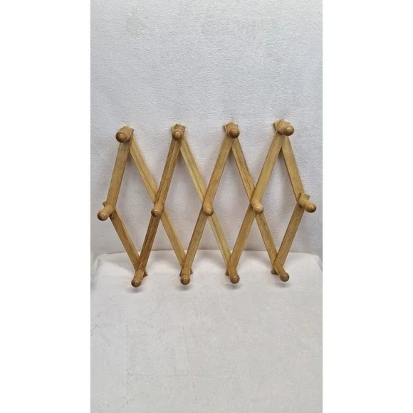 Light Wooden Accordion Wall Hanger Rack 13 Peg Expandable Folding Organizer