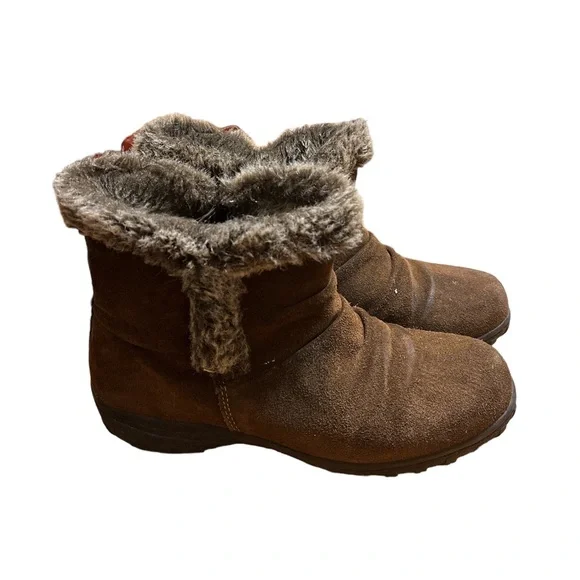 Khombu Brown Suede Ankle Boots ~ Size 8