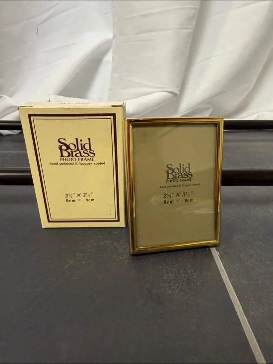 Steel Brass photo frame Gold Picture Frame — Polished Brass Finish new in box