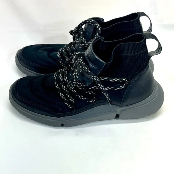 ROCKPORT R-EVOLUTION W/BUNGEE ANKLE BOOTIE WOMENS‎ 8 BLACK/GRAY SOLE SNOW HIKE