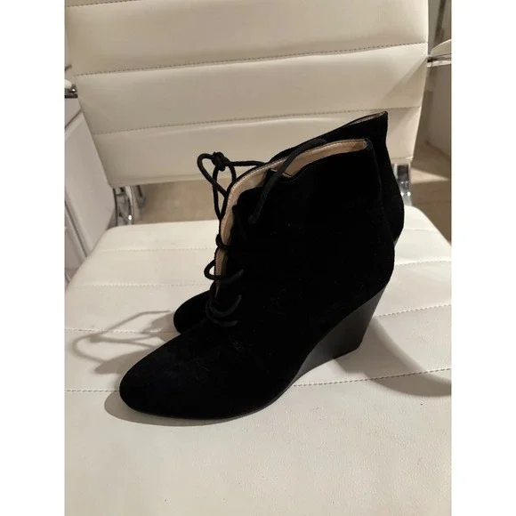 Isaac Mizrahi LIVE Black Suede‎ Lace Up Wedge Booties Ankle Boots