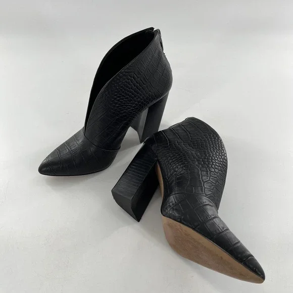 Vince Camuto Exotic Bootie‎ Womens 7.5M Black Chunky Croc Boot Steevera Back Zip