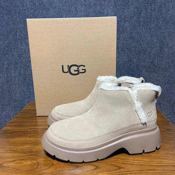 UGG Calimuze Ultra Mini Slip On Sand Suede Platform Lug Sole Boots Women's 8 NWT