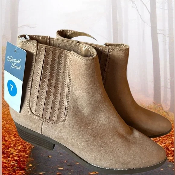 Universal Thread Tan Faux Suede “Alena” Ankle Boots with Memory Foam- Sz 7  NWT