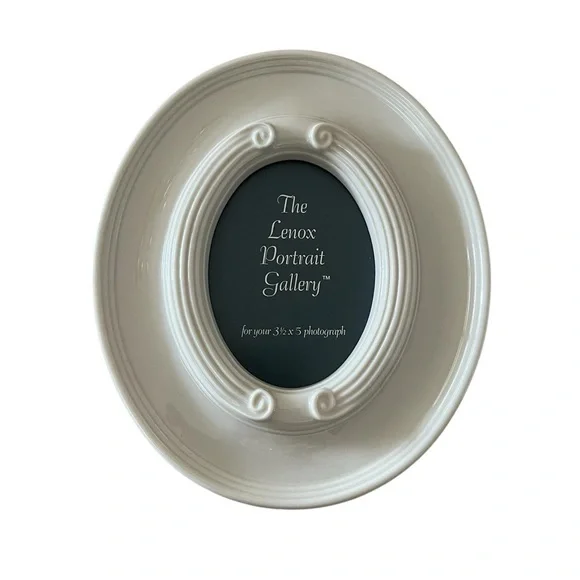 Lenox China Portrait Gallery Cameo Frame