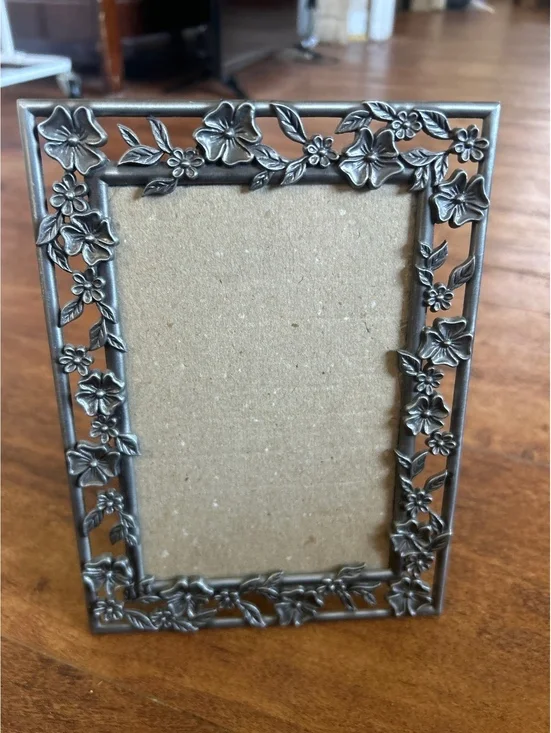 Decorative Silver Floral Metal Photo Frame