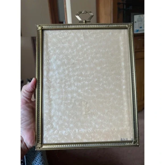 Vintage Brass Tone Picture Frame Shell Corners Heart Finial Wall Hanging