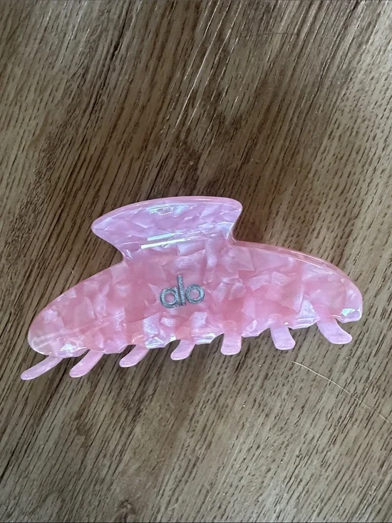 Alo hair clips