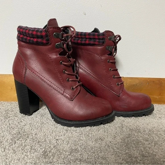 Dolce by Mojo Moxy WitchyFaux‎ leather Red-burgundy ankle boot Whimsigoth Size 8