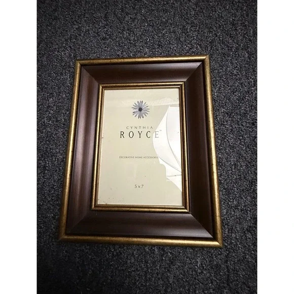 Cynthia Royce Thompson Products 5x7 Photo Frame Brown Gold Gilt Wood Look Trim