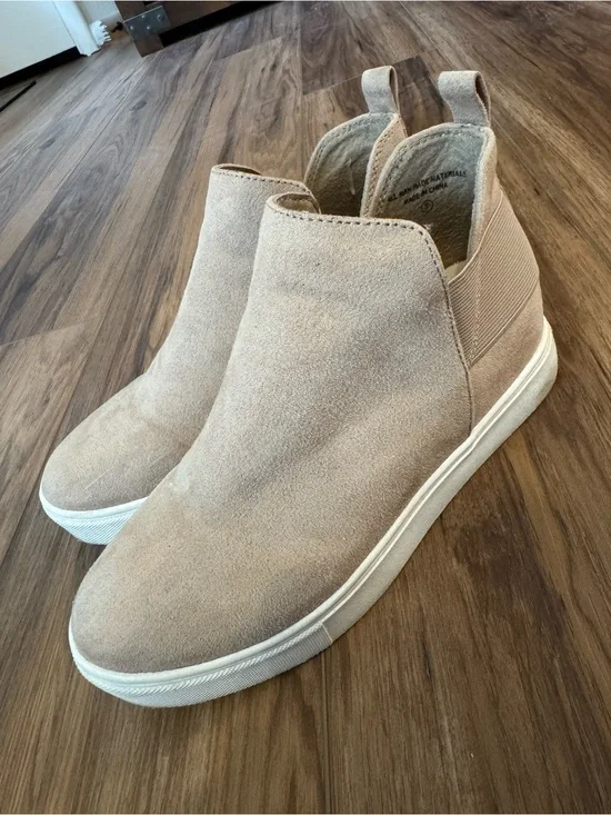 Soda Women's Tan Suede Slip-On Ankle Booties