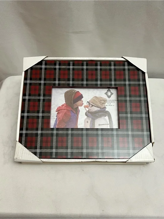 Concepts Holiday Collection Red Black Plaid 6x4 Christmas Picture Frame NIB