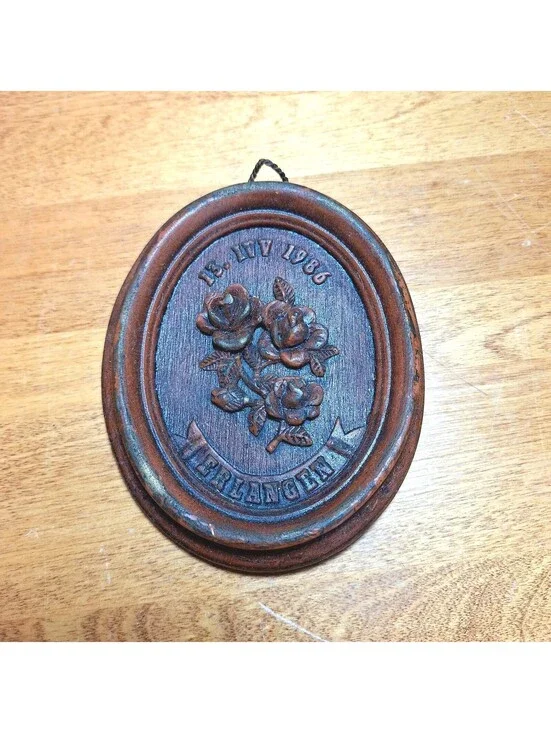 VTG 1986 Oval 3D Floral Small Oval Wax Like Wall Art Plaque/Pendant 4.5