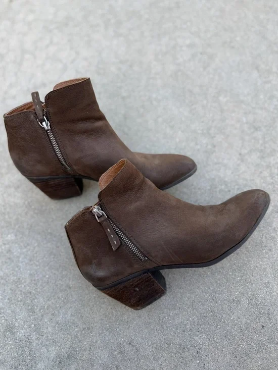 FRYE Judith zip bootie leather ankle boots in brown size 8.5 preloved