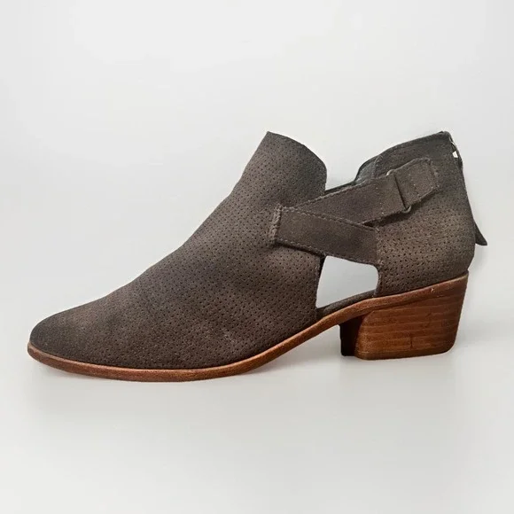 Dolce Vita Ankle Boots Bootie Womens Size 9 Taupe Heel Suede Textured Almond Toe