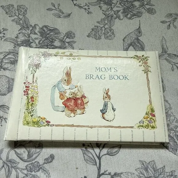 Vintage Beatrix Potter Mom’s Brag Book Mini Photo Album 4x6 90s Pastel Bunny
