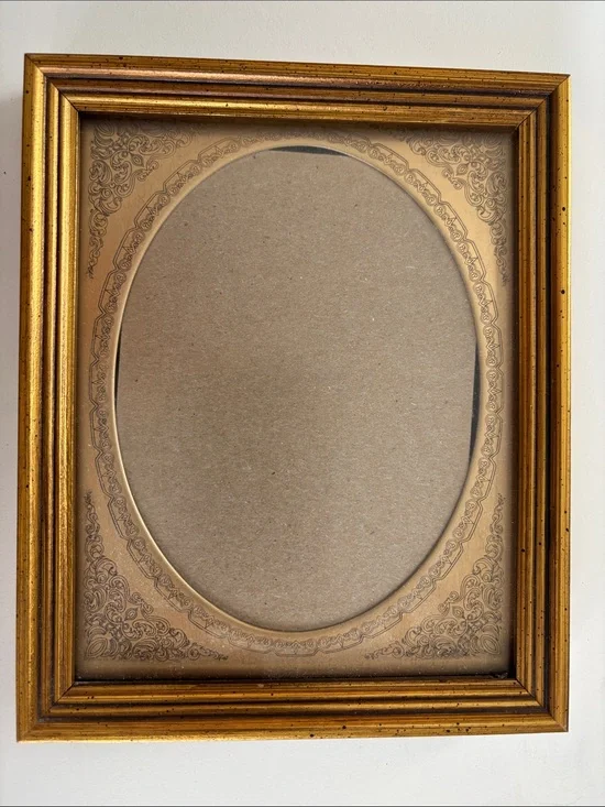 Hallmark Gold Ornate Oval Photo Frame Vintage 1981