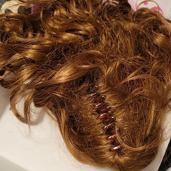 Paula Young Brittany Clip On