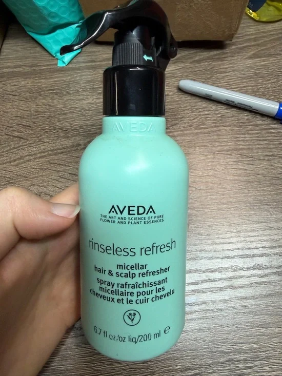 AVEDA Rinseless Refresh Hair & Scalp Refresher - Mint Green Bottle