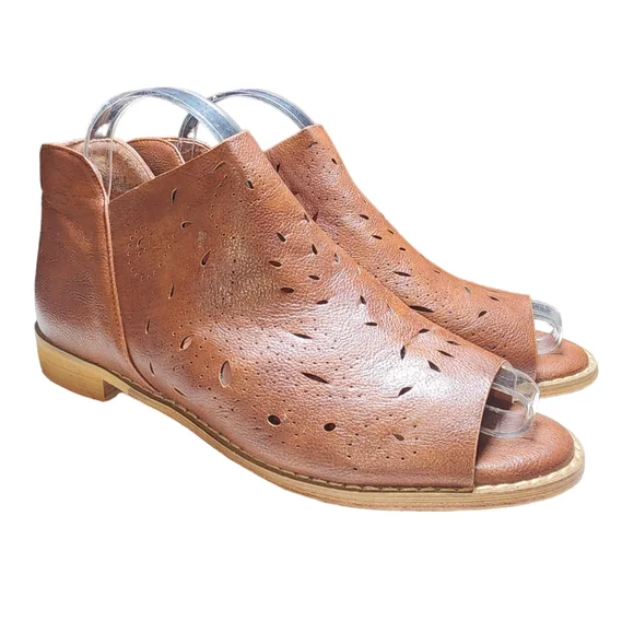 Boutique by Corkys Norwich Cognac Brown Faux Leather‎ Peep Toe Booties Size 8